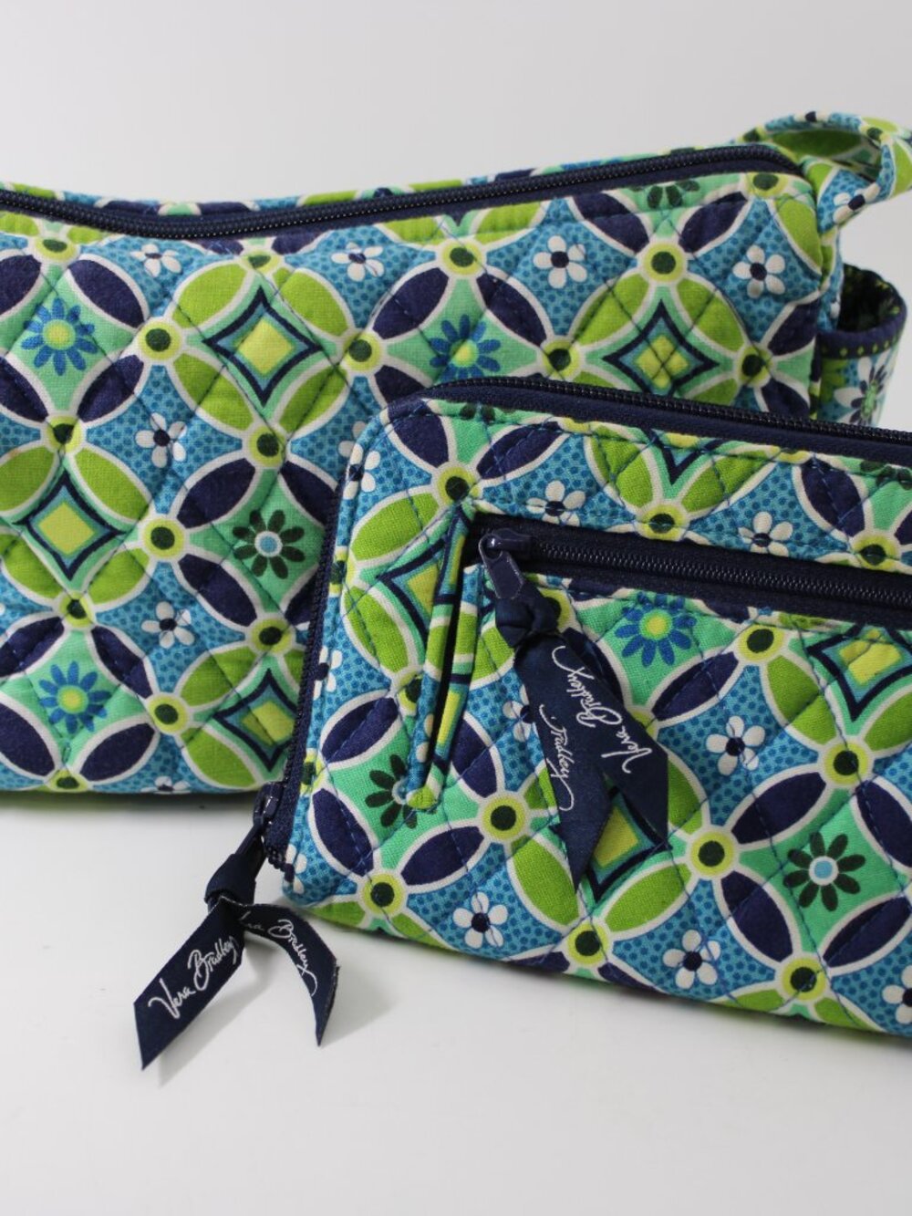 Vera Bradley Small Handbag 10x 6x 3.5" Green Zip Inside Outside Pockets Wallet